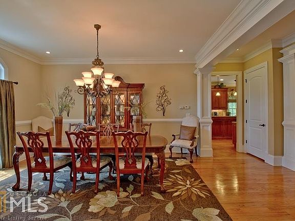 3rd image of 120 Newhaven Dr