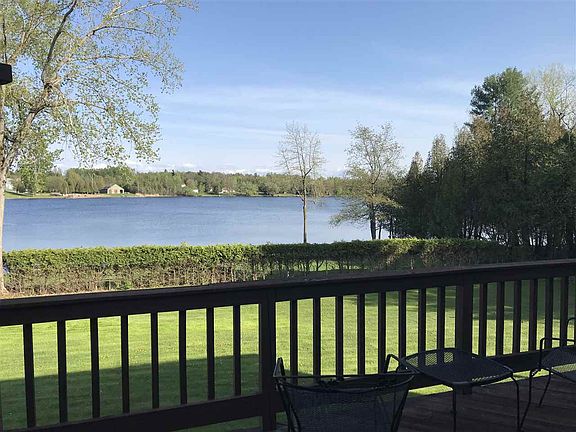 3rd image of 10 Crescent Dr