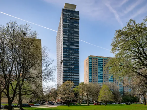 3150 N Lake Shore Dr APT 34A, Chicago, IL 60657