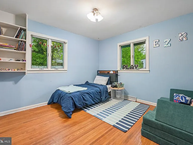 410 Narragansett Dr — Photo 17
