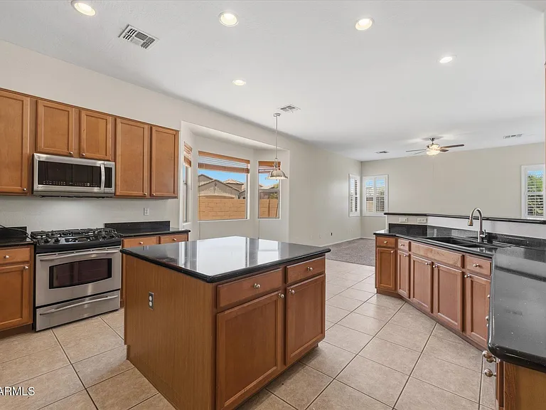 2619 E Hazeltine Way — Photo 14