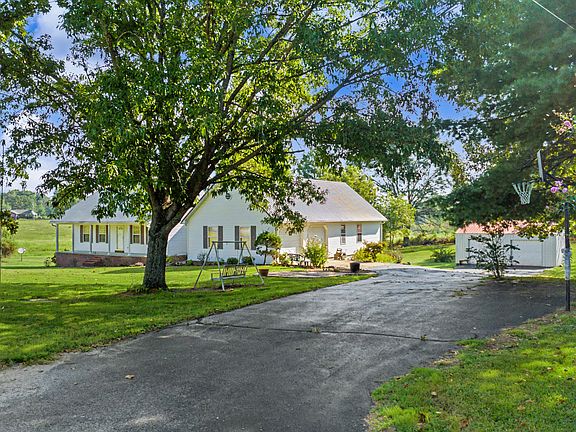 3rd image of 3149 Sand Ridge Rd