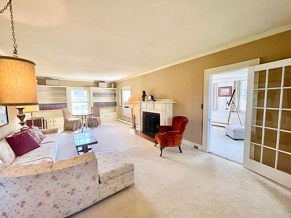 3rd image of 215 Hartsdale Ave