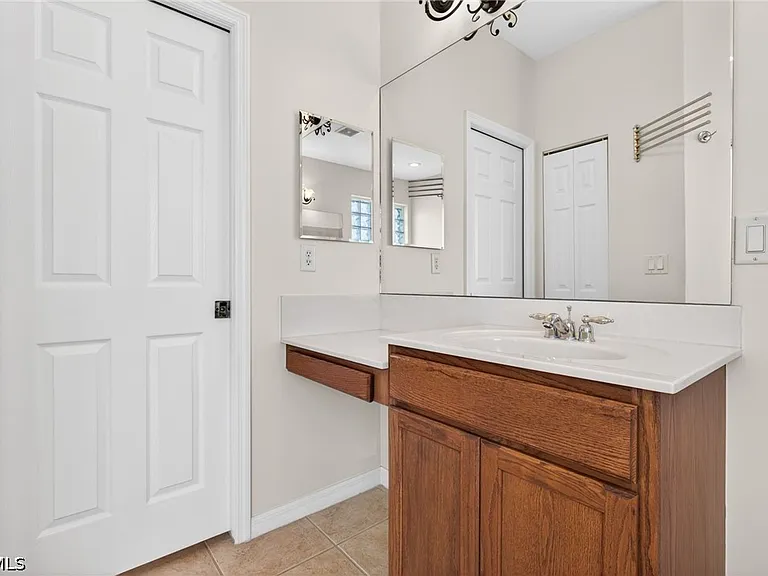 8369 Sumner Ave — Photo 22