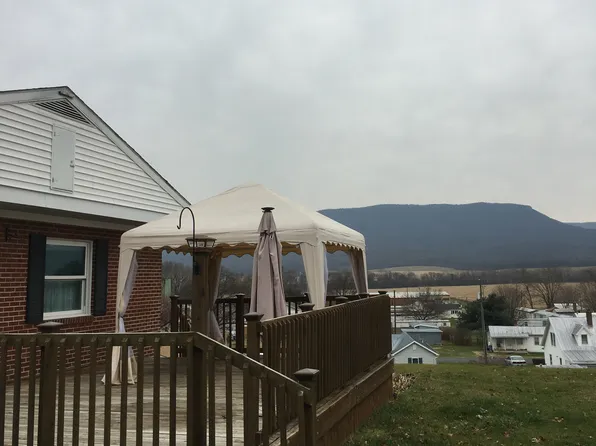 207 Center St, Mount Jackson, VA 22842