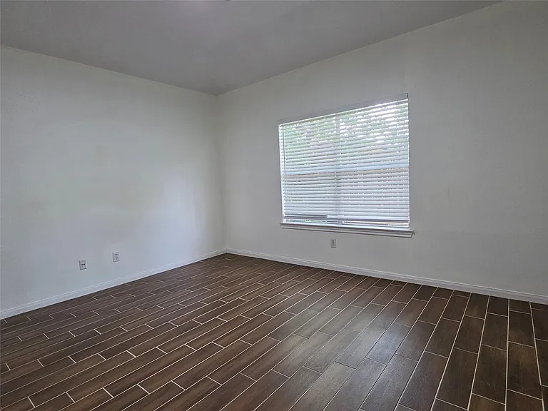 7002 Plaza Del Sol Dr #D — Photo 6