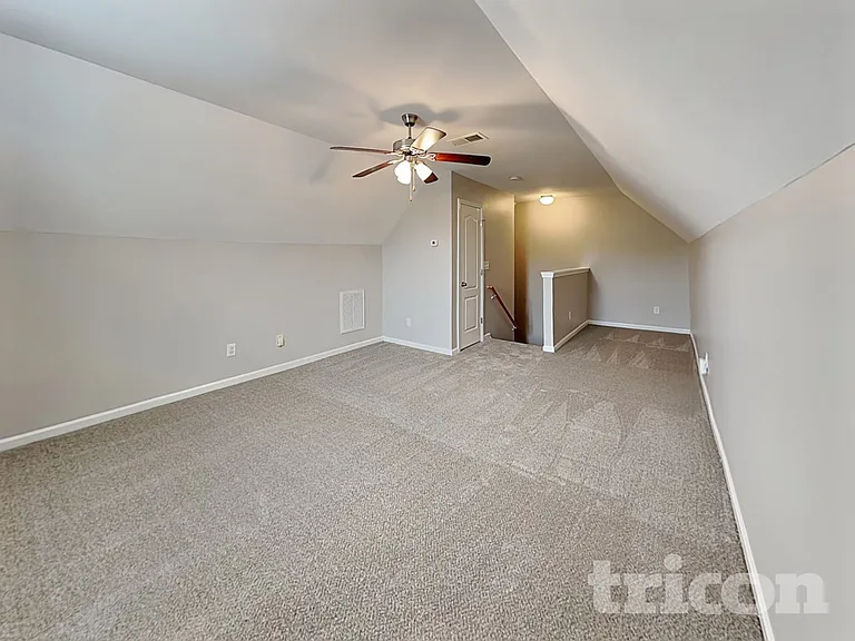 6235 Leslie Dr — Photo 16