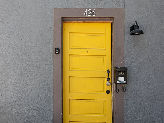 3rd image of 426 W Woodlawn Ave Unit 1