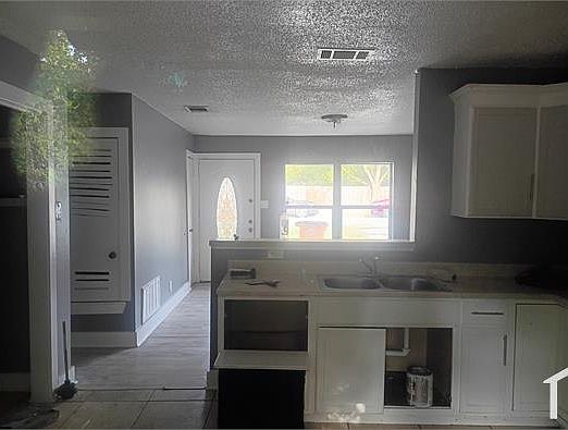 1st image of 7115 Howerington Cir