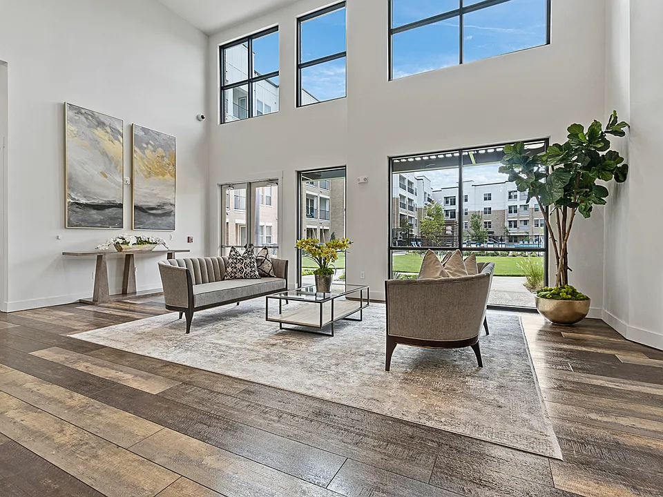 Luxe at Mercer Crossing
