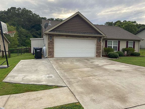 4th image of 118 Thornberry Ct