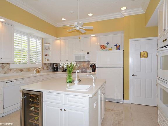 5th image of 2511 SW Manor Hill Dr