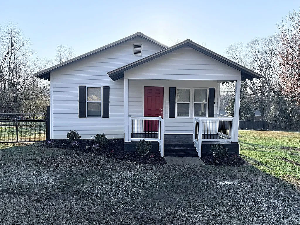 792 Wheeler Cir photo 1