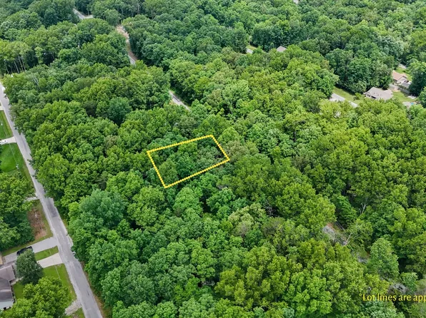 2116 Black Wolf Dr, Crossville, TN 38572