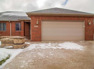 28 Stonebridge Dr, Winchester, IN 47394