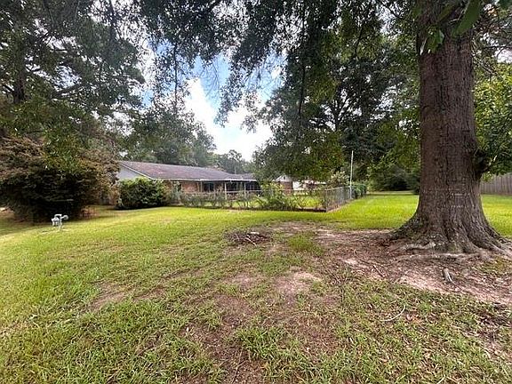 5th image of 201 Walnut Ln