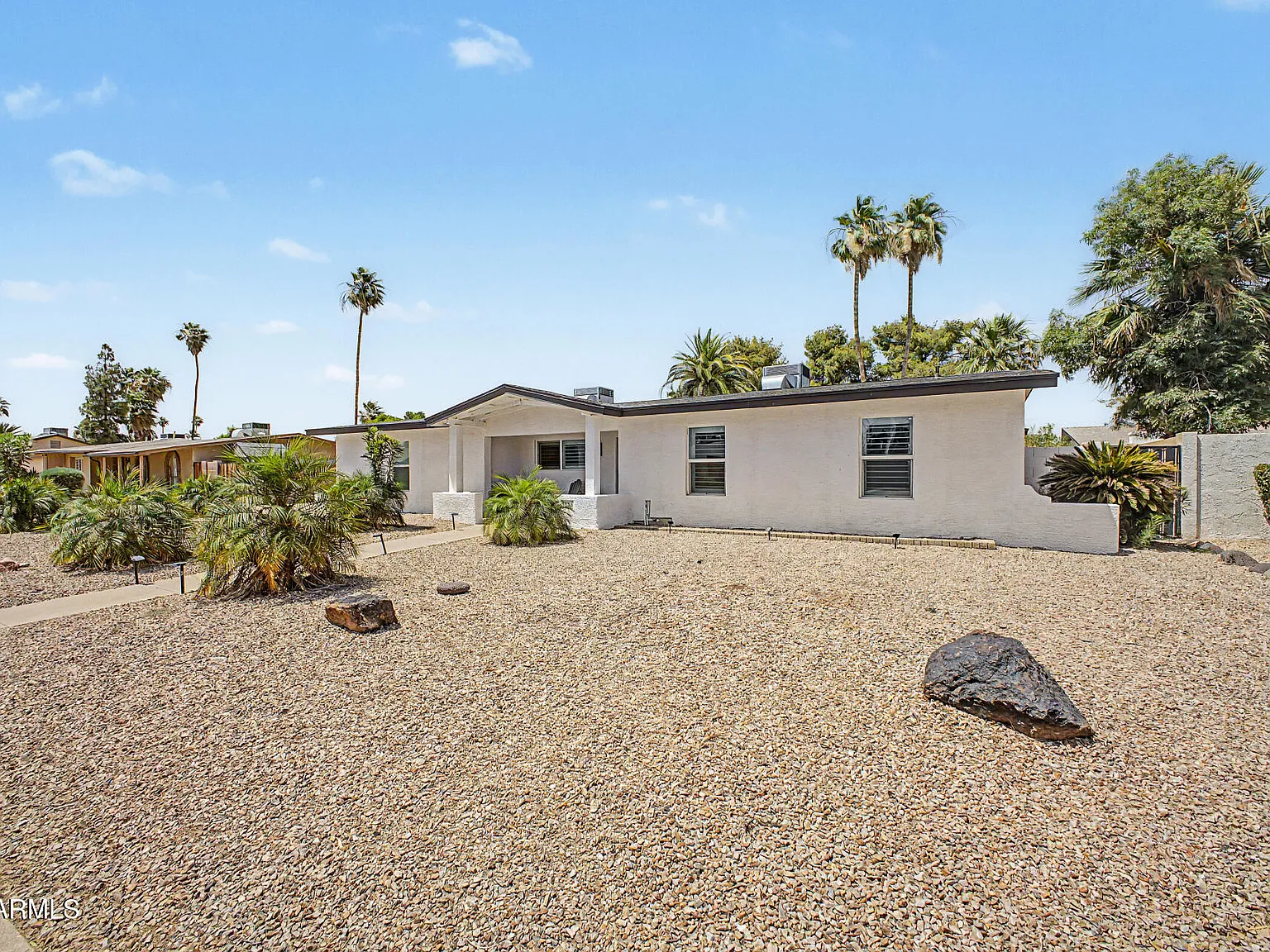 3 bed, 2.0 bath, 1914 sqft, $4,250 — Photo 1