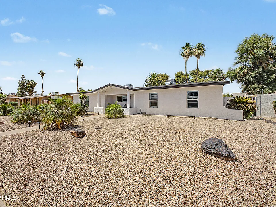 5140 E Poinsettia Dr