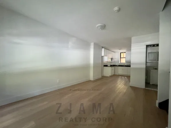 152 Parkside Avenue image 9 of 11