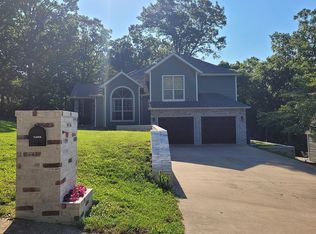 7 Centennial Dr, Seneca, MO 64865