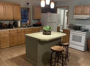 27 Main St W #1, Isanti, MN 55040