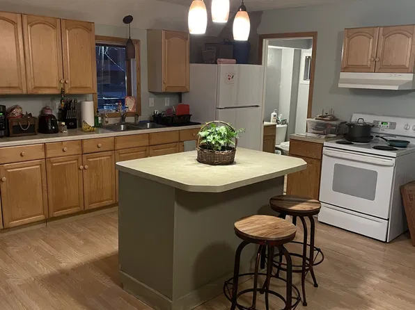 27 Main St W #1, Isanti, MN 55040