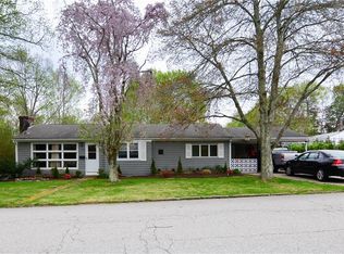 19 Waldron Ave, North Kingstown, RI 02852