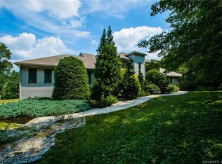 20 Carriage Dr, Colchester, CT 06415