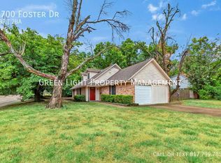 1700 Foster Dr, Arlington, TX 76012