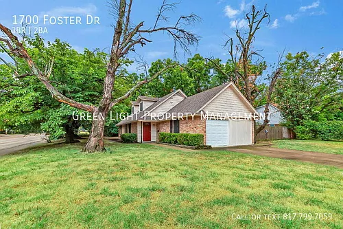 1700 Foster Dr Photo 1