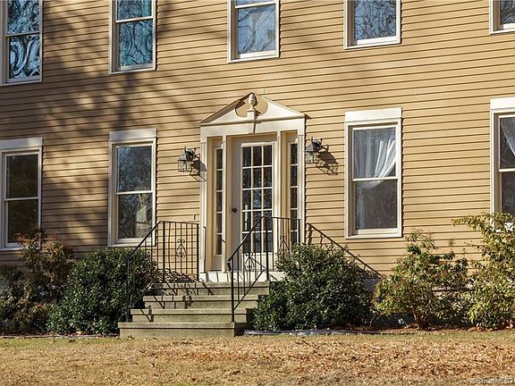 3rd image of 3 Pine Knoll Dr