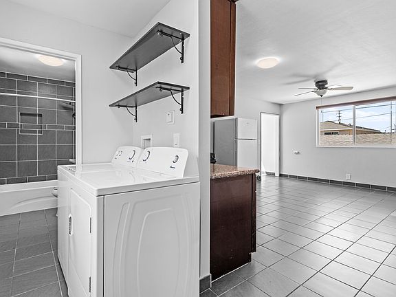 5th image of 913 Pioneer Ave
