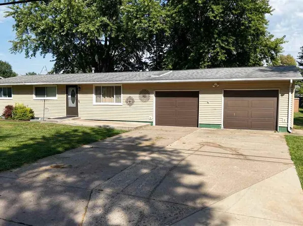1320 N 6th Ave, Washington, IA 52353