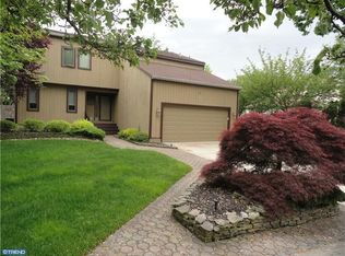 12 Golf View Dr, Voorhees, NJ 08043