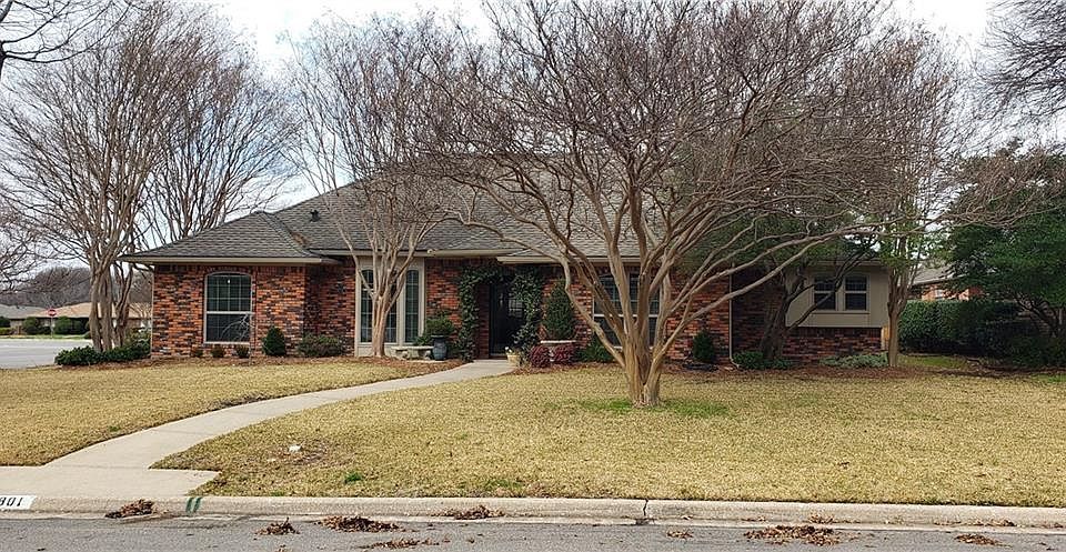 1st image of 901 Autumn Lake Dr