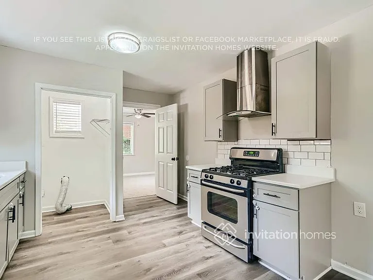 1278 Richard Rd — Photo 3