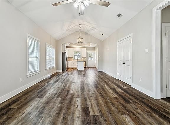 3rd image of 21347 Heintz St