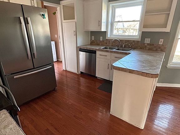 4th image of 1302 Sand Pine Rd