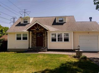73 Geery Ave, Holbrook, NY 11741