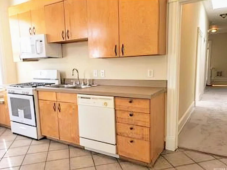 804 W Clay St #2 — Photo 6