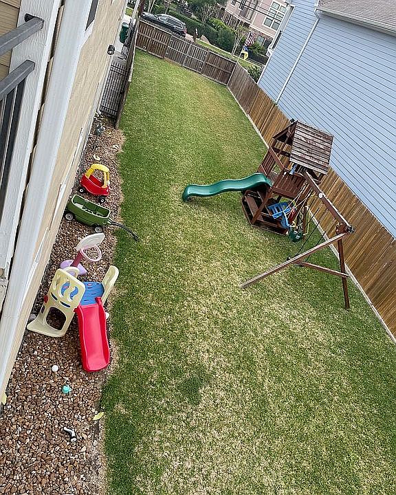 2nd image of 1026 W 22nd St