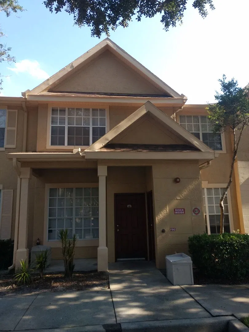 Lovely 2 bed 2 bath condo available — Photo 1