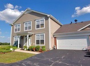 216 Belle Vue Ct #B, Sugar Grove, IL 60554
