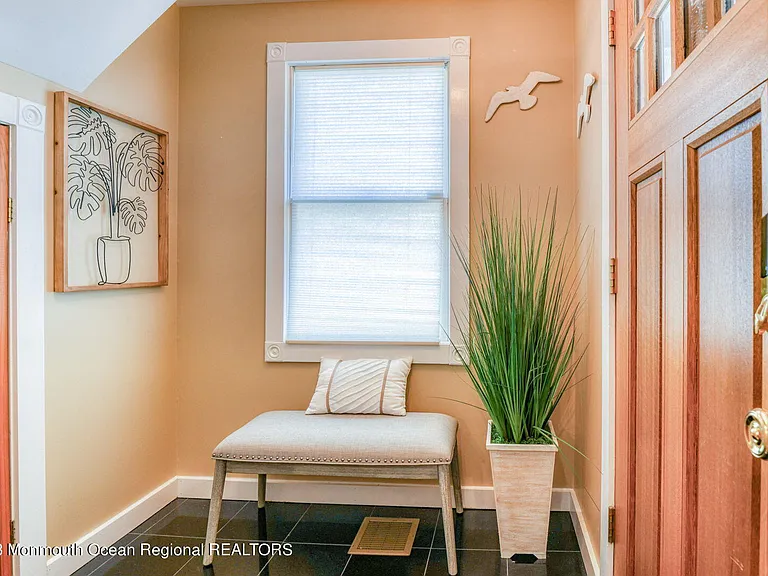 69 Franklin Ave #1 — Photo 12