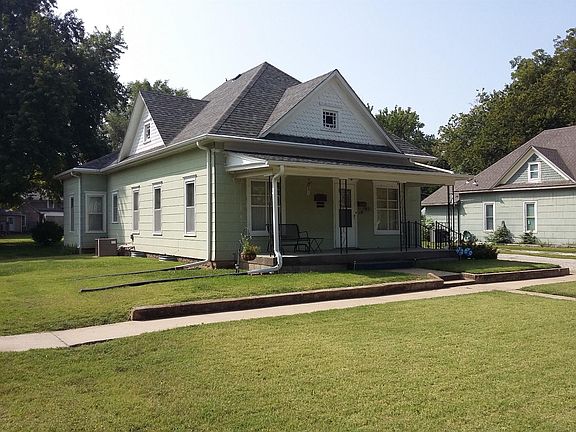 2nd image of 318 NE 5th St
