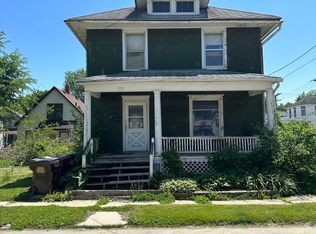 329 W Carpenter St, Freeport, IL 61032
