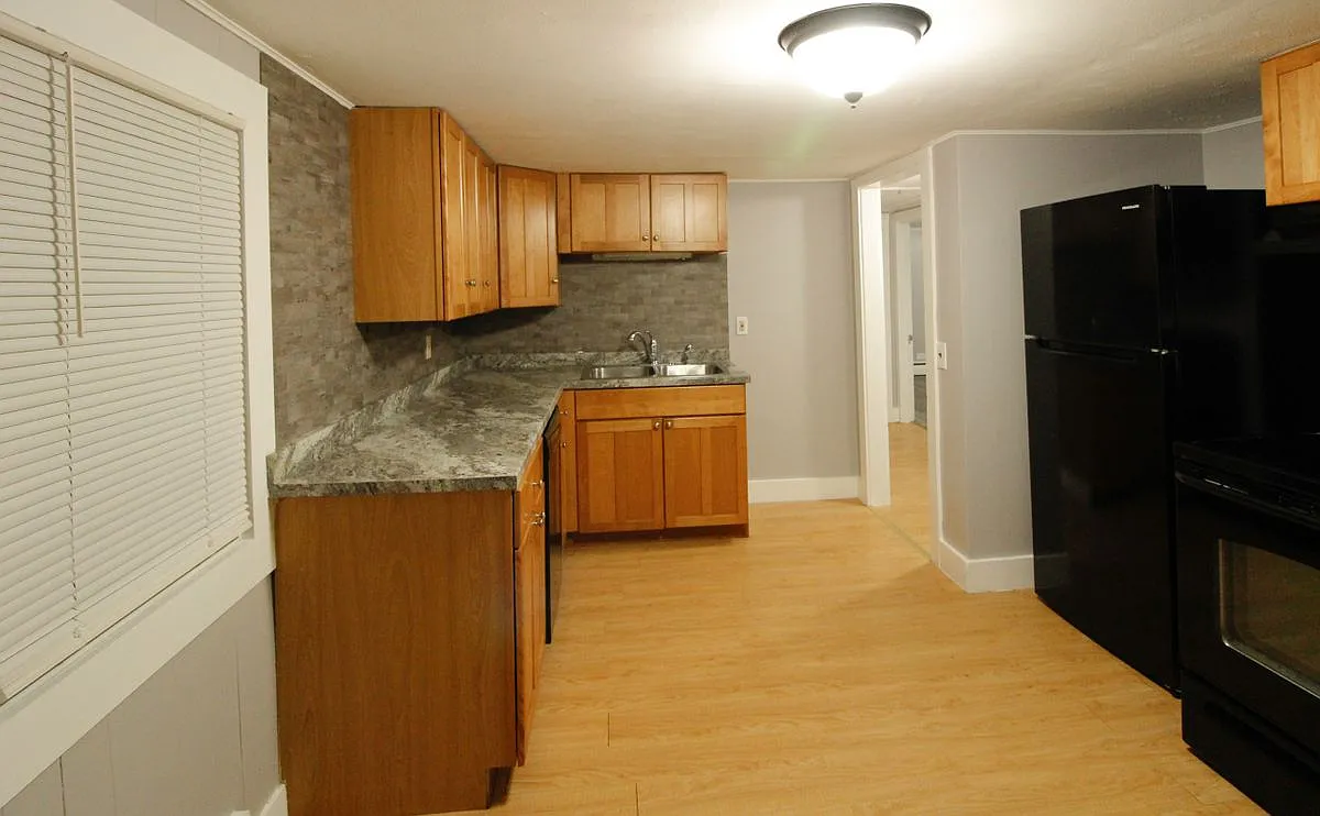 2 bed, 1.0 bath, 850 sqft, $2,000 — Photo 1