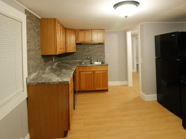 125 Bow St, Manchester, NH 03103