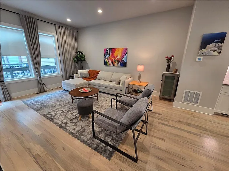 318 Gibson St SE — Photo 12