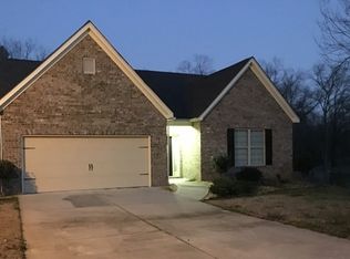 105 Gemstone Ct, Warner Robins, GA 31093